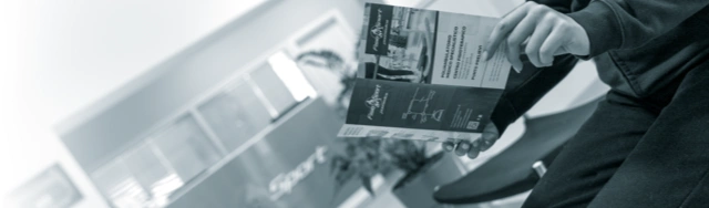 Lettura della brochure informativa di Fisio&Sport